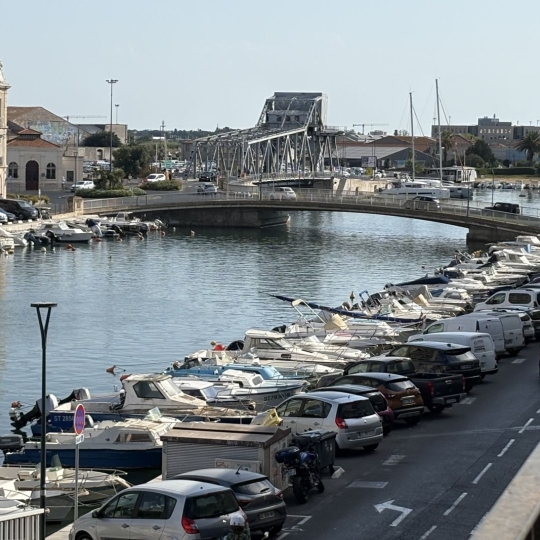Annonces FRONTIGNAN : Immeuble | SETE (34200) | 350.00m2 | 1 350 000 € 