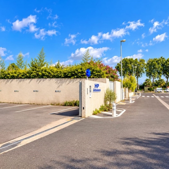  Annonces FRONTIGNAN : Local / Bureau | POUSSAN (34560) | 400 m2 | 940 000 &euro; 