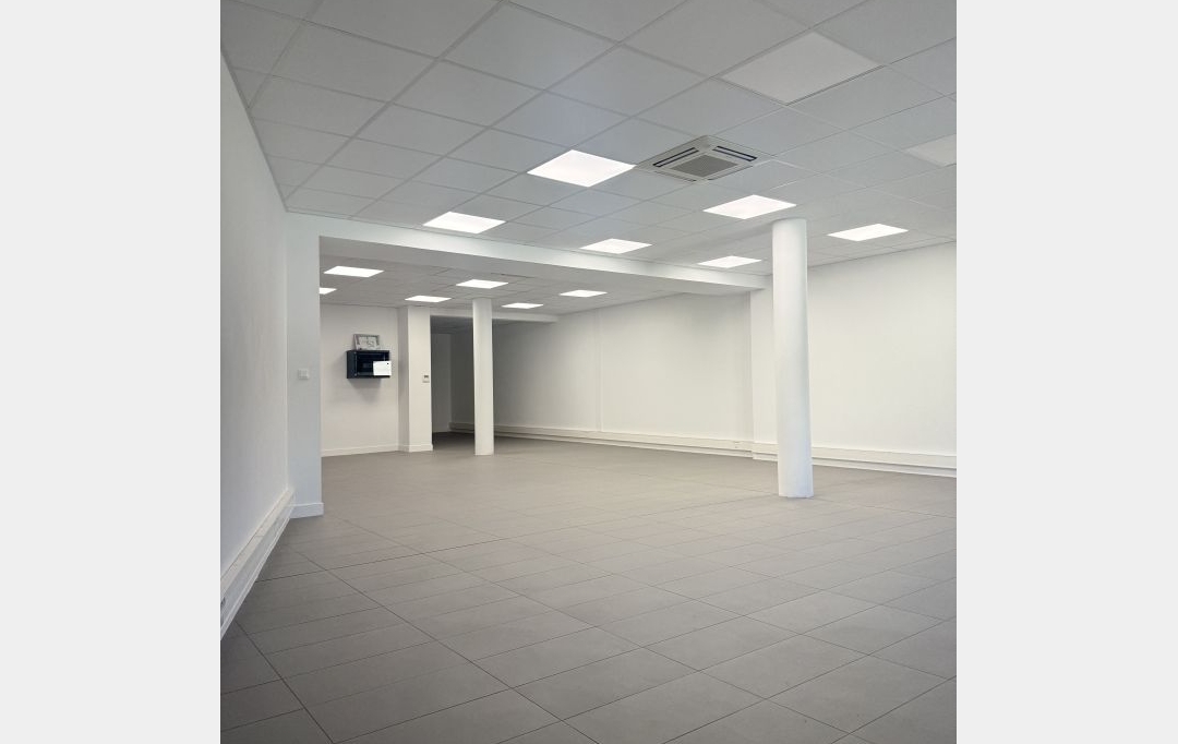 Annonces FRONTIGNAN : Local / Bureau | SETE (34200) | 111 m2 | 1 258 &euro; 