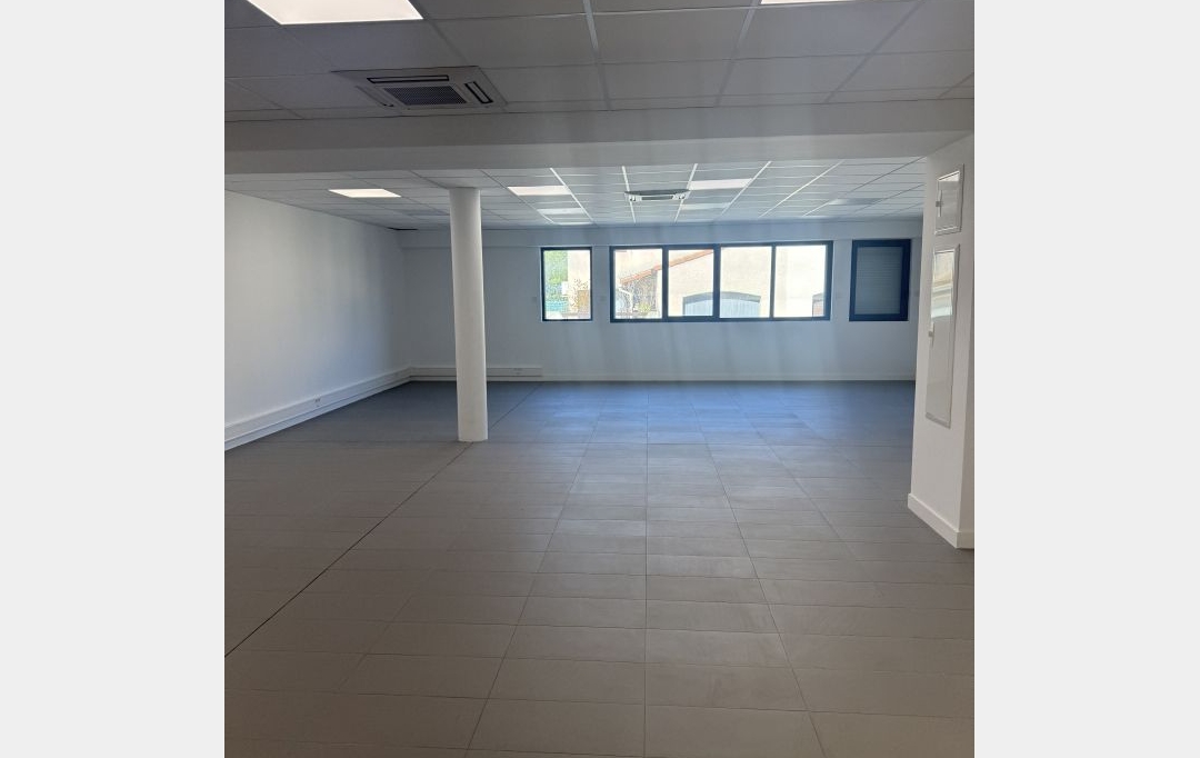 Annonces FRONTIGNAN : Local / Bureau | SETE (34200) | 111 m2 | 1 258 &euro; 