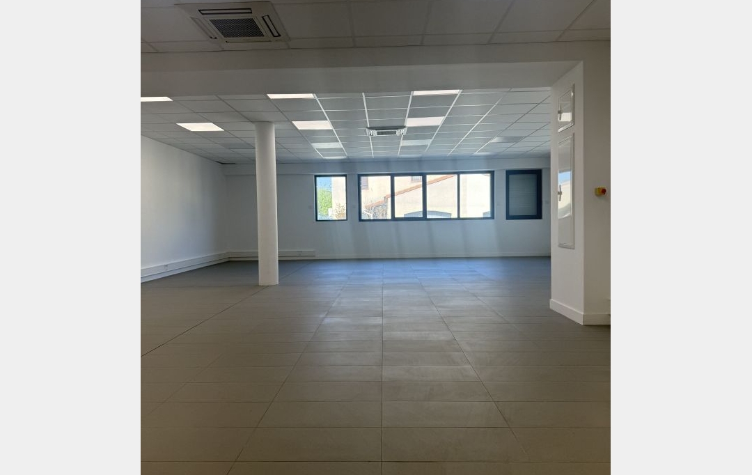 Annonces FRONTIGNAN : Local / Bureau | SETE (34200) | 111 m2 | 1 258 &euro; 