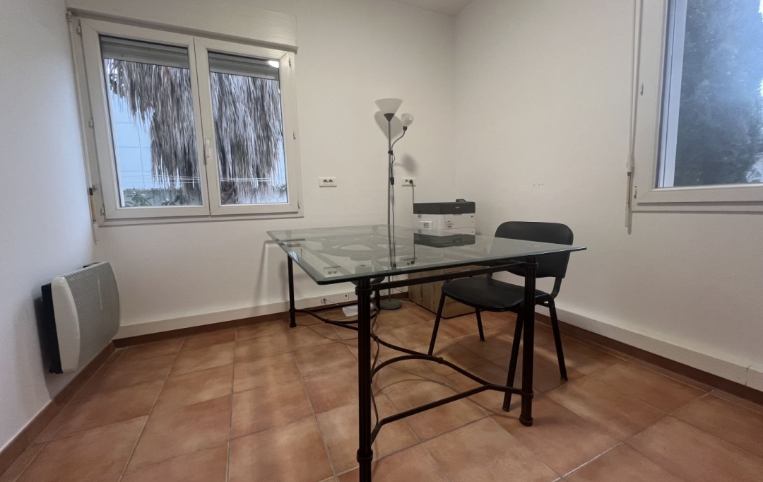 Annonces FRONTIGNAN : Office | SAINT-JEAN-DE-VEDAS (34430) | 44 m2 | 800 &euro; 