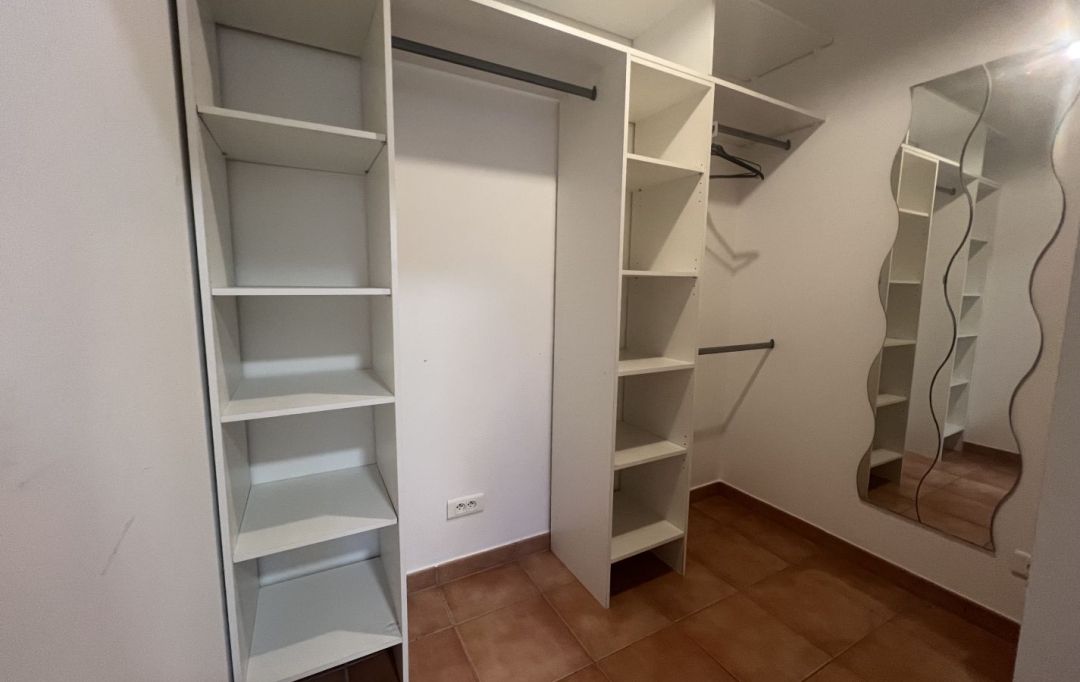 Annonces FRONTIGNAN : Office | SAINT-JEAN-DE-VEDAS (34430) | 44 m2 | 800 &euro; 
