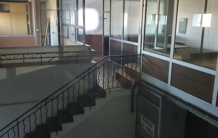Local commercial ALES 800 m2 636 000 € Local commercial ALES 800 m2 636 000 €